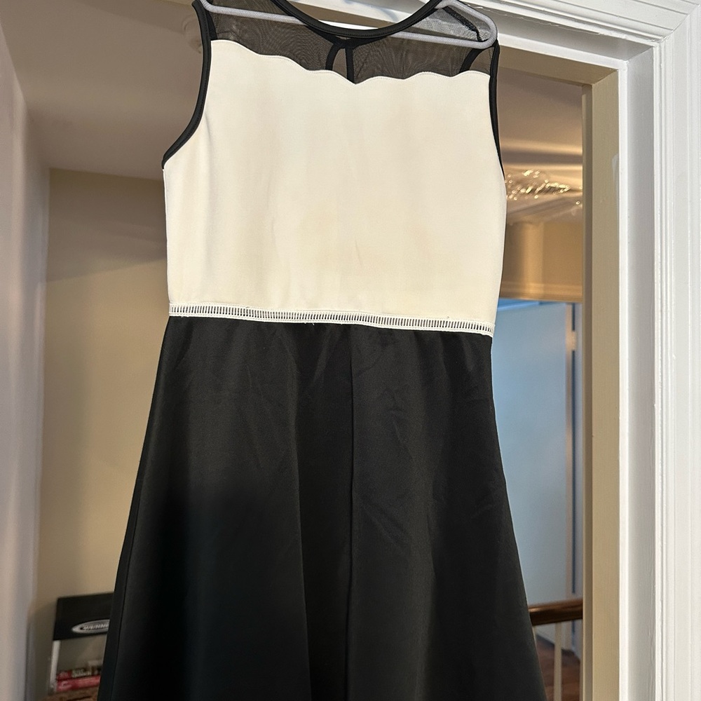 EUC Girls sz14 dress - Picture 1 of 2